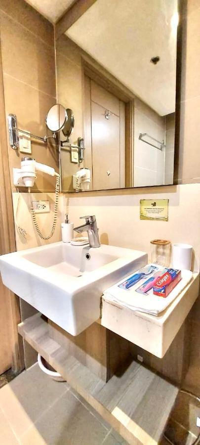 Studio Unit Condo At Antel Serenity Suites Makati Manila Ngoại thất bức ảnh